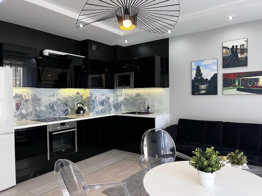 Europa22 "Apartament Delux" Z Wanna - Centrum Miasta Z Widokiem Na Staw Tomaszów Mazowiecki Екстериор снимка
